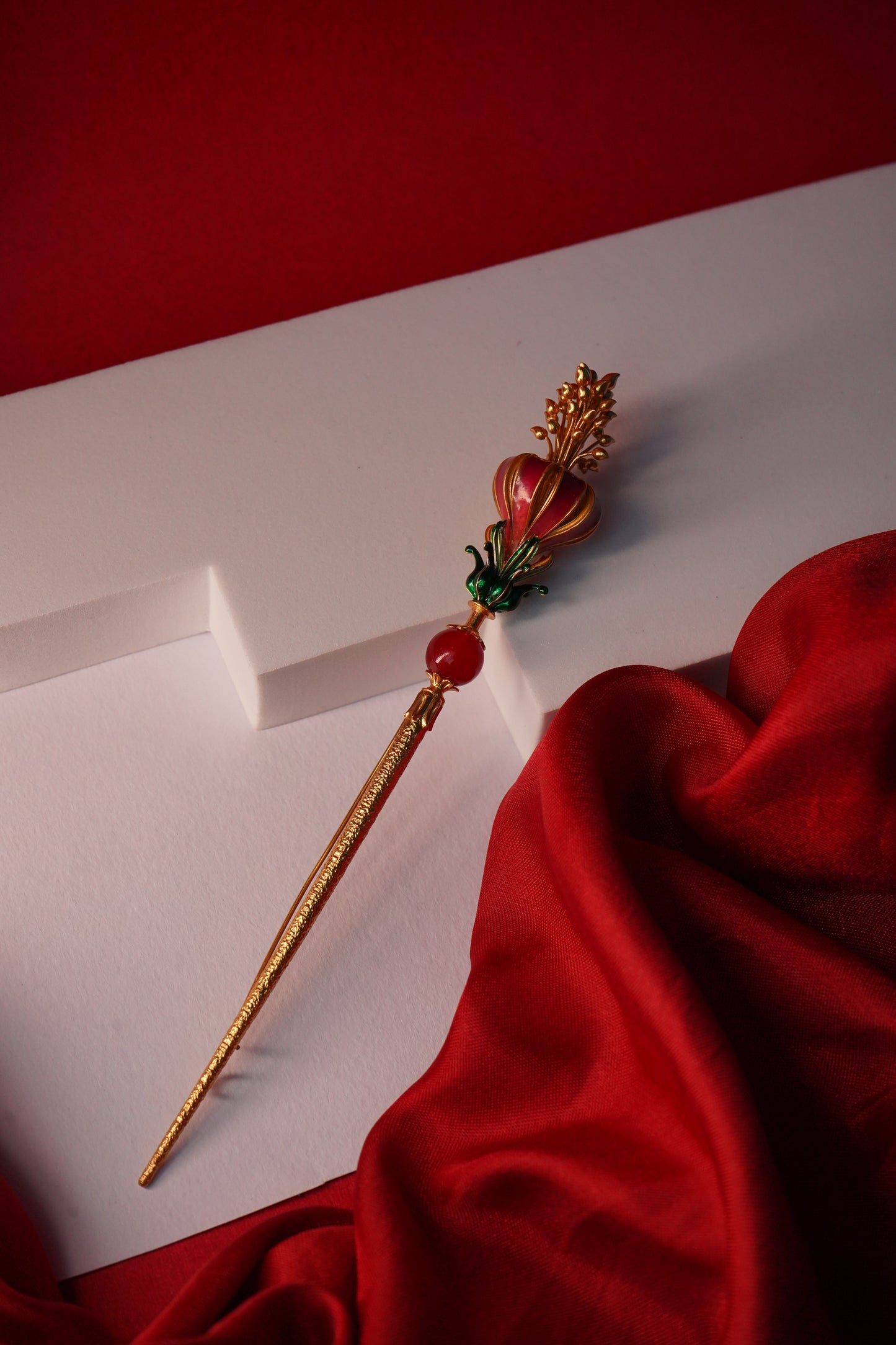 Rasya brooch