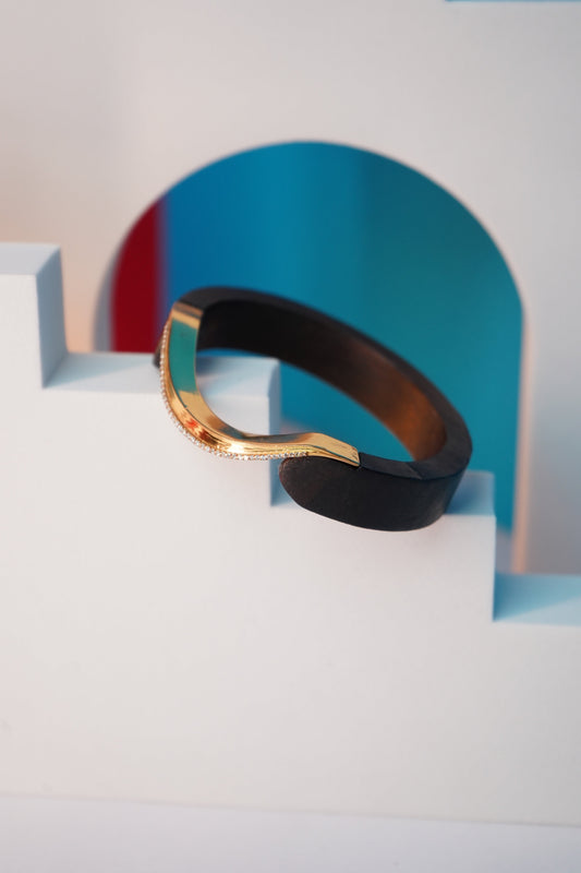 Tarash swirl bangle