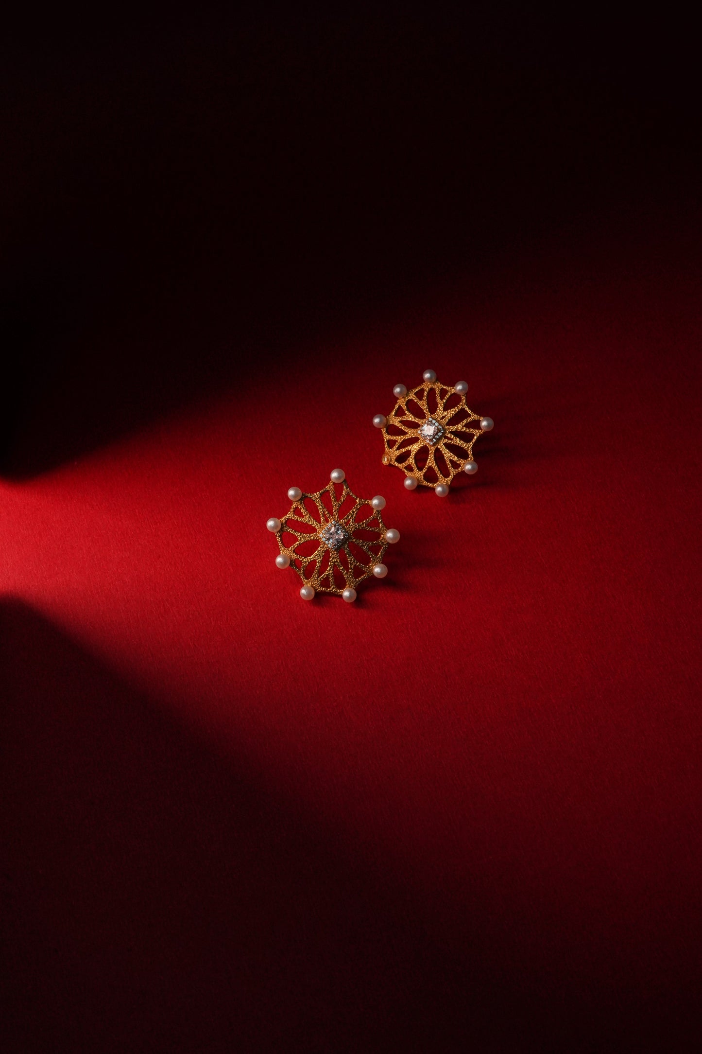 Arum earrings